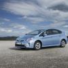 <p>Front- und Seitenansicht des Toyota Prius Plug In</p>