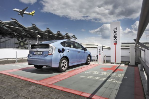 Heckpartie des Toyota Prius Plug In