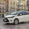 Front- und Seitenpartie des Toyota Yaris 