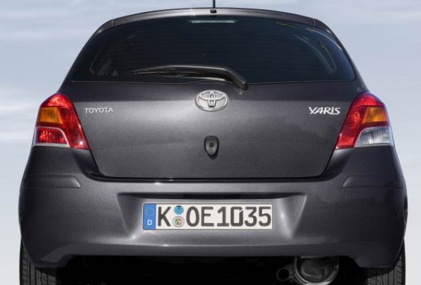 Das Heck des Toyota Yaris in einer Nahaufnahme