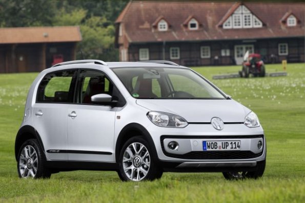 Front- und Seitenpartie des Volkswagen cross-up