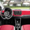 <p>Die Armaturen im Volkswagen cross-up</p>