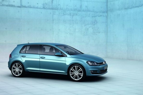 Die Seitenpartie des neuen Volkswagen Golf 7