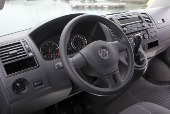 Das Cockpit im Volkswagen Multivan