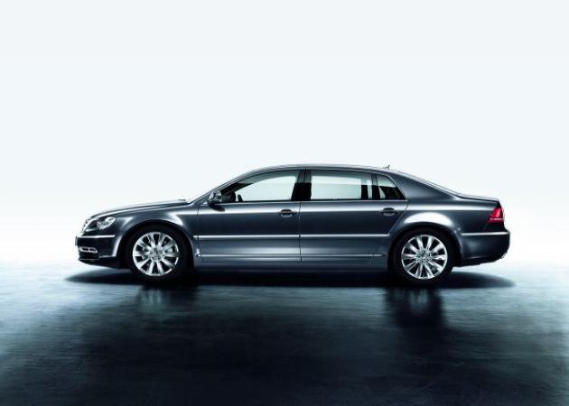 Volkswagen Phaeton neu:
DB2010AU00437