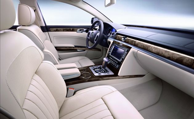 Volkswagen Phaeton neu:
DB2010AU00463