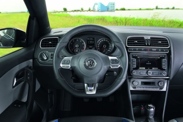 Das Cockpit im Volkswagen Polo Blue GT