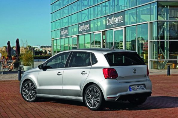 Heck- und Seitenansicht des Volkswagen Polo Blue GT