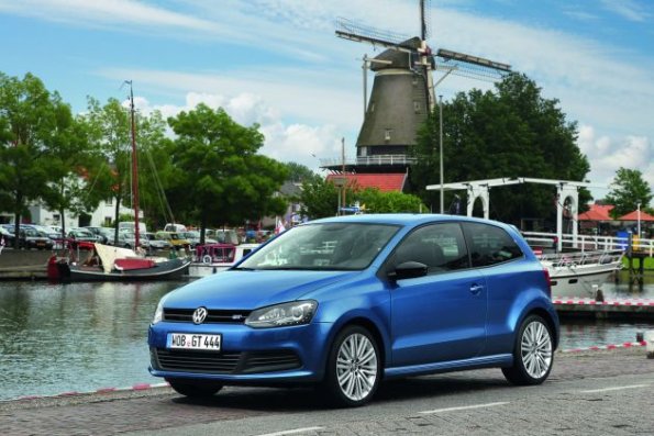 Eine Außenaufnahme mit dem Volkswagen Polo Blue GT