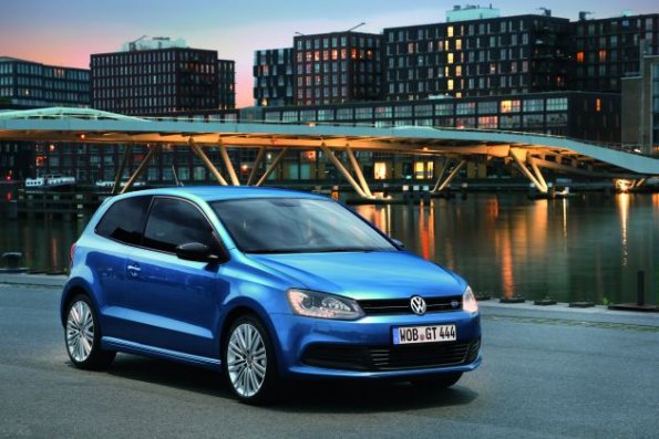 Front- und Seitenansicht des Volkswagen Polo Blue GT