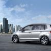 <p>Heck- und Seitenperspektive des Volkswagen Sportsvan</p>