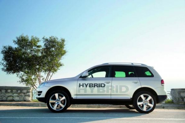 Seitenansicht des Volkswagen Touareg Hybrid