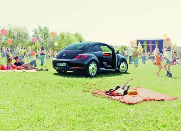 Die Heckperspektive des VW Beetle Fender Edition