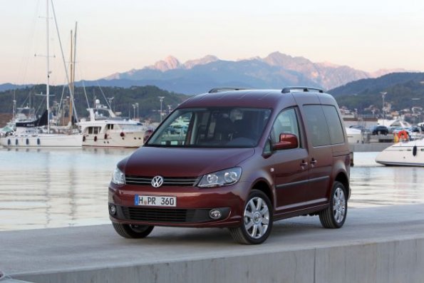 Front- und Seitenansicht des VW Caddy