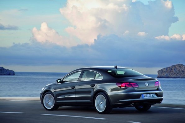 Die Heck- und Seitenpartie des VW CC