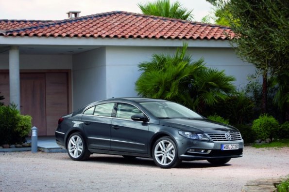 Front- und Seitenpartie des VW CC