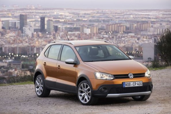 Front- und Seitenpartie des VW Cross Polo