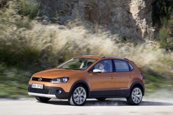 Front- und Seitenansicht des VW Cross Polo