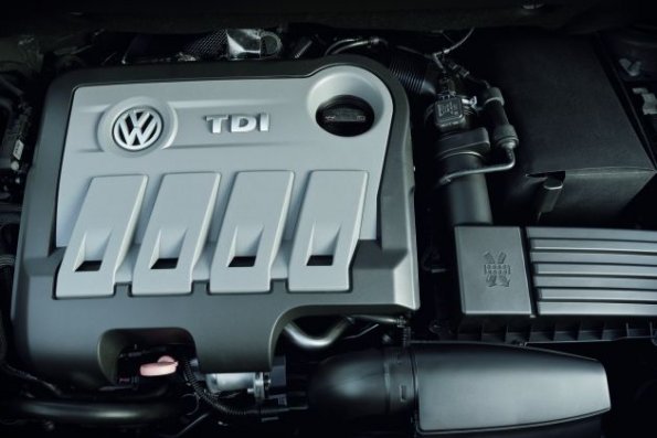 Ein Blick unter die Motorhaube des VW CrossTouran - hier der 1.6 Liter TDI. Auch ein Erdgas-Auto gibt es.