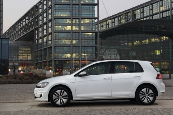 Seitenansicht des VW E-Golf