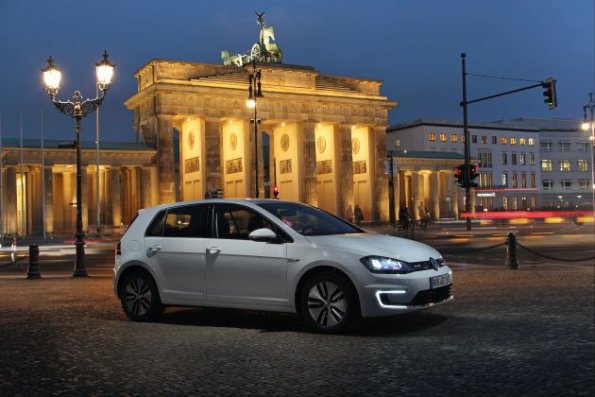 Seitenansicht mit dem VW E-Golf