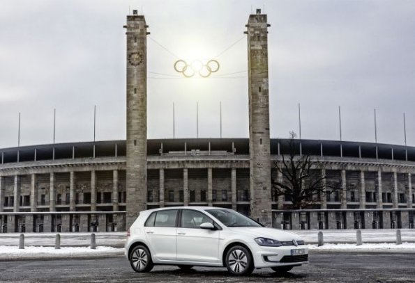 Front- und Seitenansicht des VW E-Golf