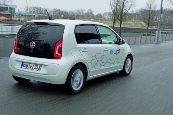 Die Aufnahme zeigt die Heckpartie des VW e-up!