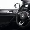 <p>Das Cockpit im VW Golf 7 R-Line</p>