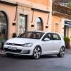 <p>Die Frontansicht des VW Golf GTI</p>