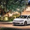 <p>Die Fahrzeugfront des VW Golf GTI</p>