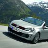 Eine Außenaufnahme mit dem VW Golf GTI Cabriolet