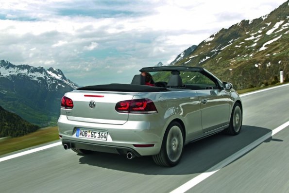 Ein Blick auf das Heck des VW Golf GTI Cabriolet