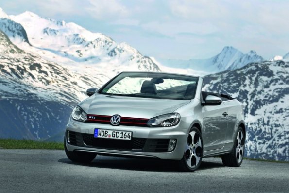 Die Frontansicht des VW Golf GTI Cabriolet