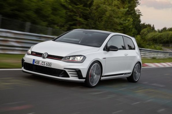 Die Front- und Seitenpartie des VW Golf GTi Clubsport 