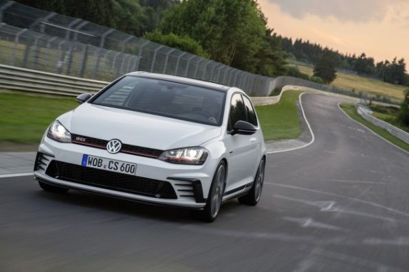 Fahrzeugfront des VW Golf GTi Clubsport 