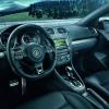 <p>Die Armaturentafel im VW Golf R Cabriolet</p>