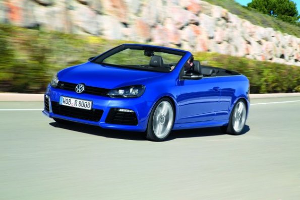 Front- und Seitenansicht des VW Golf R Cabriolet