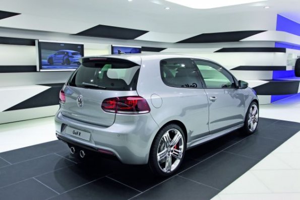 Heckansicht der VW Golf R Studie