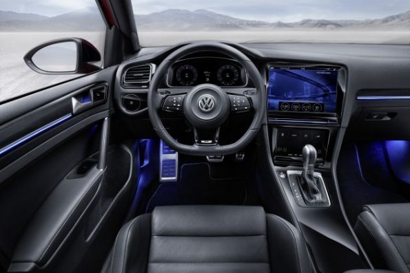 Innenraum im VW Golf R Touch