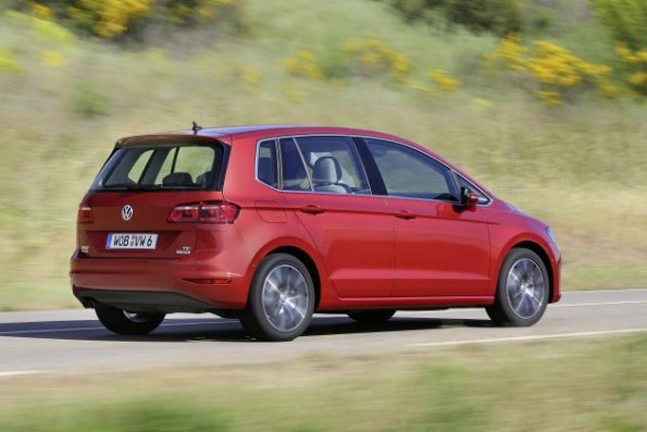 Heck- und Seitenpartie des VW Golf Sportsvan 