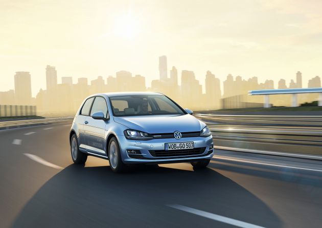 VW  Golf TDI Bluemotion :
Der neue Volkswagen Golf TDI BlueMotion