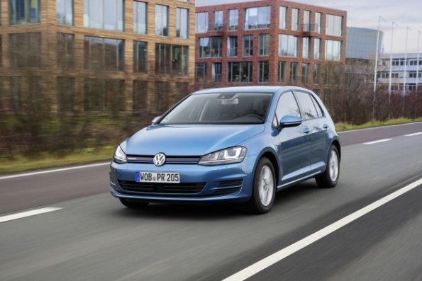 Die Frontansicht des VW Golf TGI Bluemotion