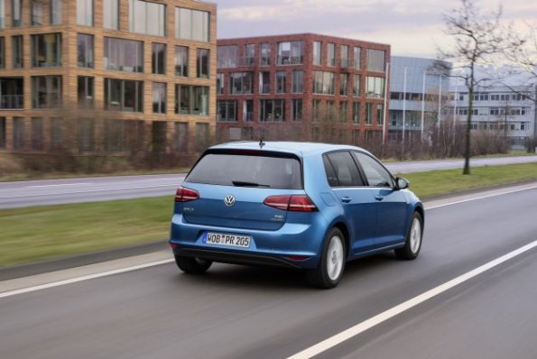 Die Heckpartie des VW Golf TGI Bluemotion