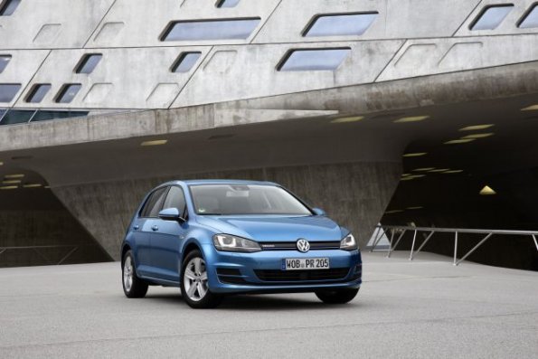 Die Frontpartie am VW Golf TGI Bluemotion