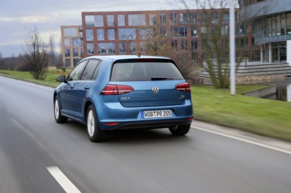 Die Heckansicht des VW Golf TGI BlueMotion 