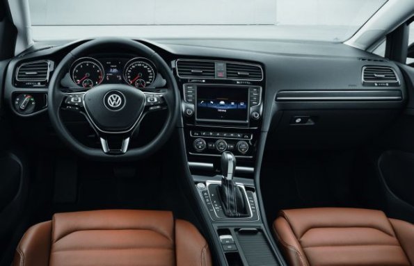 Das Cockpit im neuen VW Golf VII