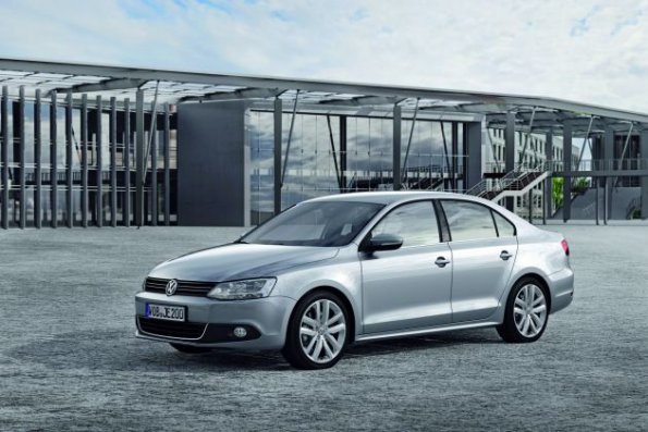 Front- und Seitenansicht des VW Jetta 