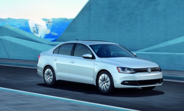 Die Seitenpartie des VW Jetta Hybrid