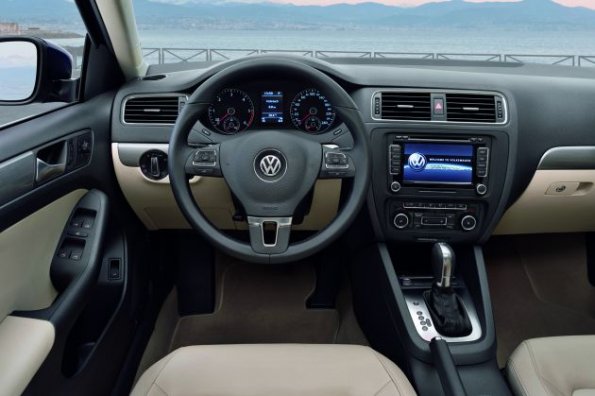 Das Cockpit im neuen VW Jetta