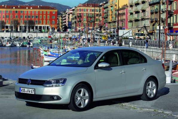 Front- und Seitenansicht des VW Jetta